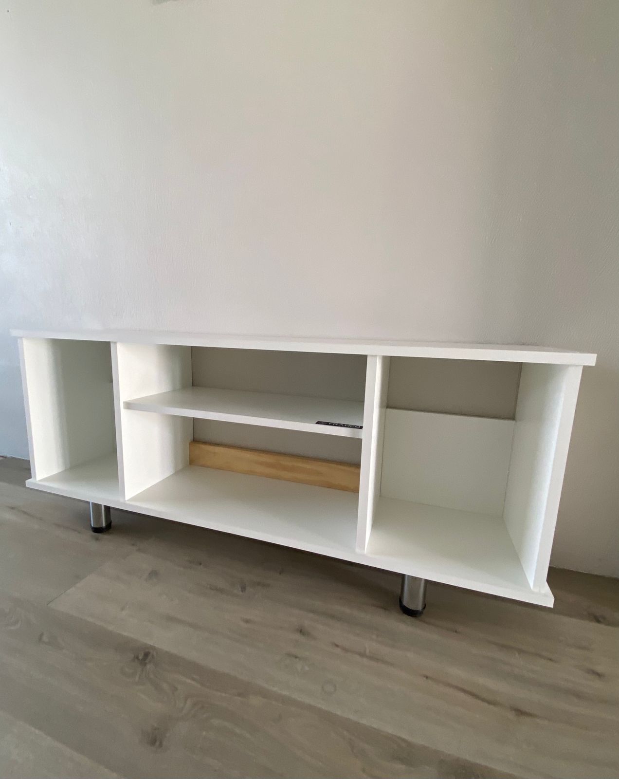Mueble TV 130L 1E abierto - Imagen 3